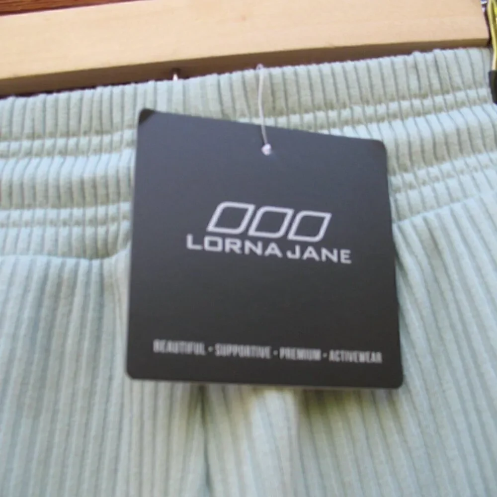 NWT Lorna Jane High Rise Relaxed Shorts